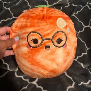 Judy the carrot squishmallow